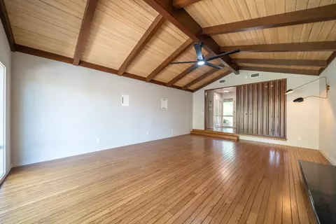 Living - 865 Hallmark Dr, Redding, CA 96001 photo 5 of 10