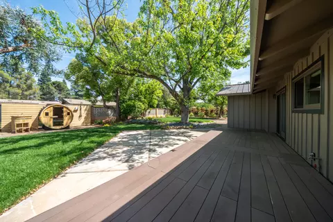 Exterior - 865 Hallmark Dr, Redding, CA 96001 photo 20 of 32