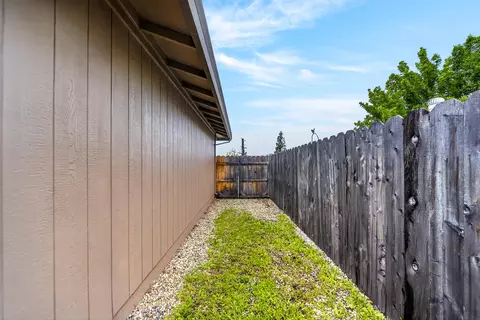 Exterior - 839 Springer Dr, Redding, CA 96003 photo 13 of 14