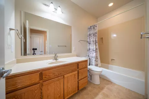 Bath - 25680 Cherith Brook Dr, Shingletown, CA 96088 photo 4 of 5