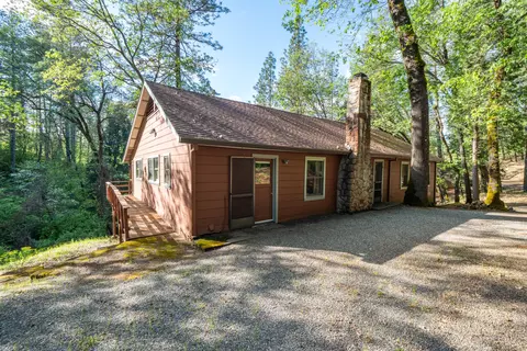 18841 Lower Salt Creek Rd, Lakehead, CA 96051