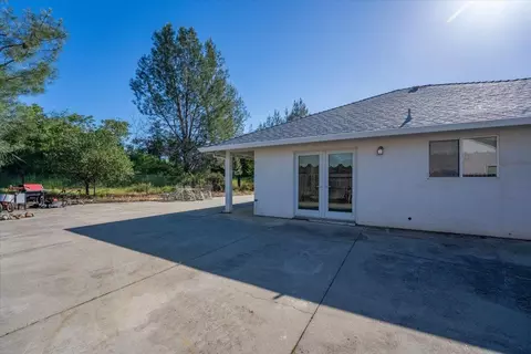 Exterior - 2652 Brooch Ct, Redding, CA 96001 photo 4 of 4