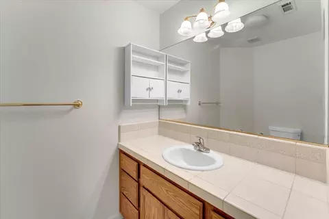 Bath - 2652 Brooch Ct, Redding, CA 96001 photo 1 of 5