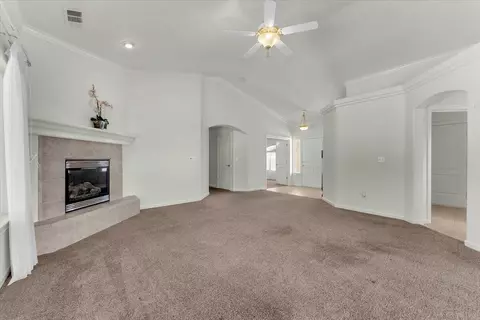Living - 2652 Brooch Ct, Redding, CA 96001 photo 2 of 3