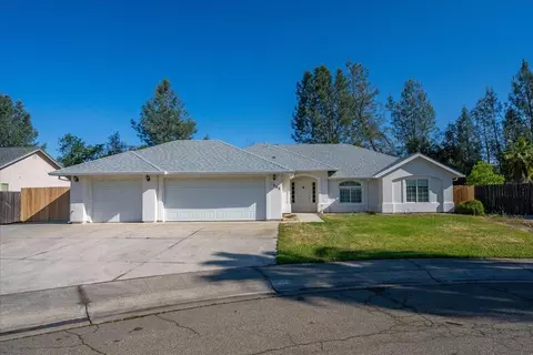 2652 Brooch Ct, Redding, CA 96001