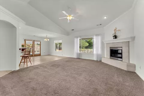 Living - 2652 Brooch Ct, Redding, CA 96001 photo 1 of 3