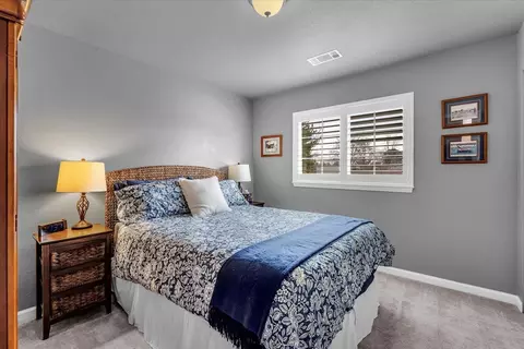 Bedroom - 4395 Carlow Way, Redding, CA 96001 photo 2 of 3