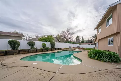 Exterior - 4395 Carlow Way, Redding, CA 96001 photo 3 of 4