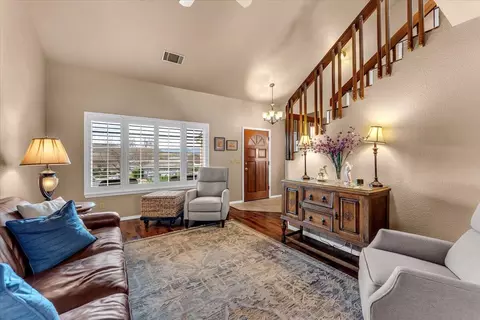 Entry Way - 4395 Carlow Way, Redding, CA 96001 photo 1 of 2