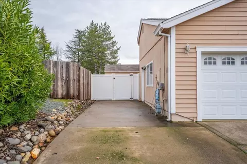 Exterior - 4395 Carlow Way, Redding, CA 96001 photo 4 of 4