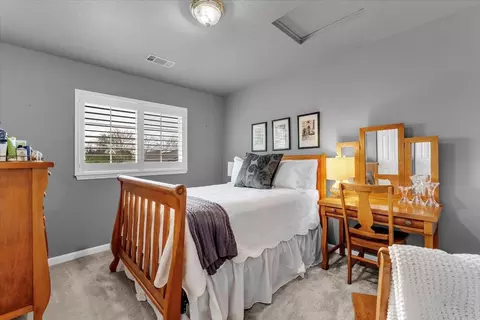 Bedroom - 4395 Carlow Way, Redding, CA 96001 photo 3 of 3