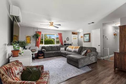 Living - 2820 Nicole Ct, Anderson, CA 96007 photo 2 of 2