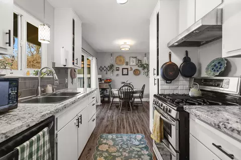Kitchen - 2820 Nicole Ct, Anderson, CA 96007 photo 3 of 3