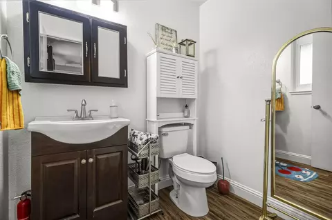 Bath - 2820 Nicole Ct, Anderson, CA 96007 photo 3 of 4