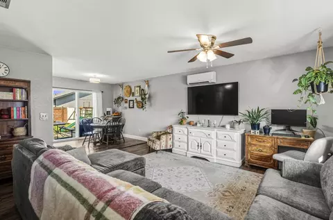 Living - 2820 Nicole Ct, Anderson, CA 96007 photo 1 of 2