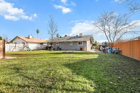 Exterior - 2820 Nicole Ct, Anderson, CA 96007 photo 8 of 9
