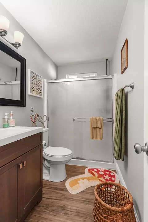 Bath - 2820 Nicole Ct, Anderson, CA 96007 photo 1 of 4