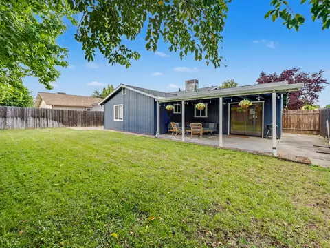 Exterior - 7034 David Trl, Redding, CA 96001 photo 7 of 8