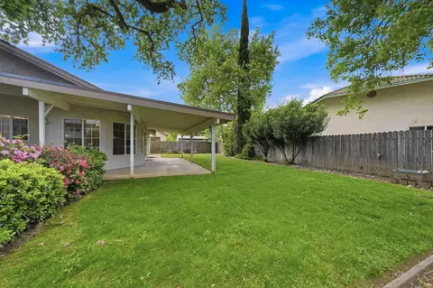 Exterior - 3764 Eagle Pkwy, Redding, CA 96001 photo 10 of 12