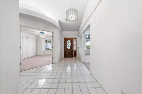 Entry Way - 3764 Eagle Pkwy, Redding, CA 96001 photo 2 of 2