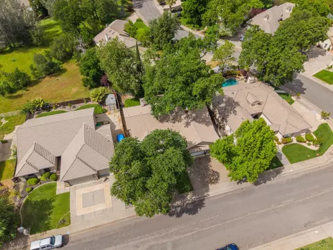 View/Area - 3764 Eagle Pkwy, Redding, CA 96001 photo 2 of 9