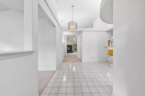 Entry Way - 3764 Eagle Pkwy, Redding, CA 96001 photo 1 of 2