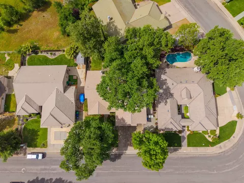 View/Area - 3764 Eagle Pkwy, Redding, CA 96001 photo 4 of 9