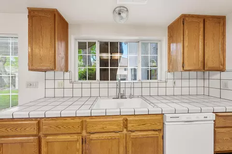Kitchen - 3764 Eagle Pkwy, Redding, CA 96001 photo 2 of 5