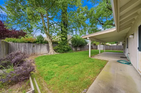 Exterior - 3764 Eagle Pkwy, Redding, CA 96001 photo 6 of 12