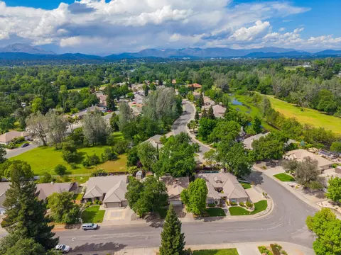 View/Area - 3764 Eagle Pkwy, Redding, CA 96001 photo 3 of 9