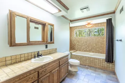 Bath - 20440 Bernard Way, Redding, CA 96003 photo 4 of 4
