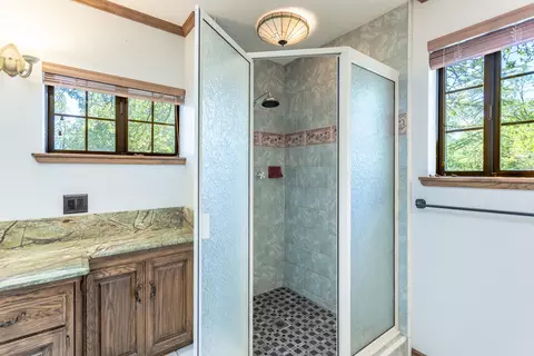 Bath - 20440 Bernard Way, Redding, CA 96003 photo 3 of 4