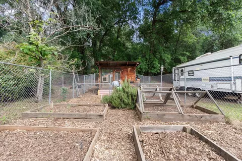 Exterior - 7265 Dilley Ln, Redding, CA 96002 photo 25 of 39
