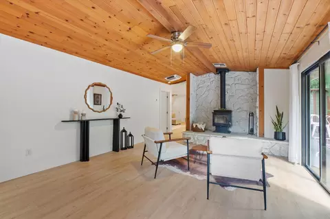 Living - 7265 Dilley Ln, Redding, CA 96002 photo 7 of 8