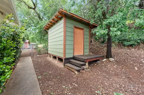 Exterior - 7265 Dilley Ln, Redding, CA 96002 photo 5 of 39