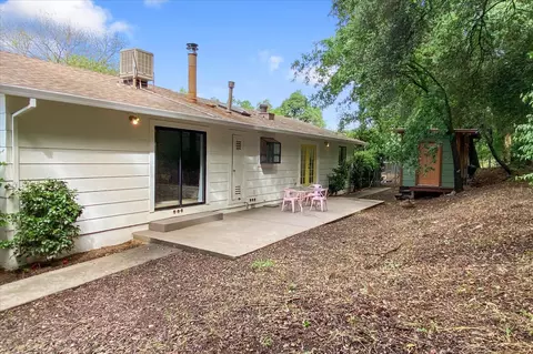 Exterior - 7265 Dilley Ln, Redding, CA 96002 photo 6 of 39