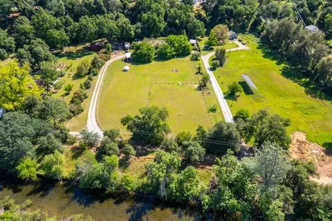 View/Area - 7265 Dilley Ln, Redding, CA 96002 photo 1 of 8