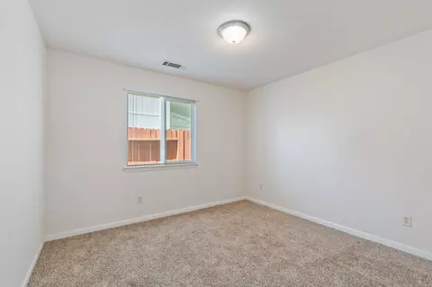 Bedroom - 1355 Bully Choop Trl, Redding, CA 96003 photo 2 of 5