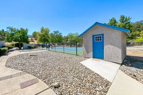 Exterior - 1355 Bully Choop Trl, Redding, CA 96003 photo 6 of 9