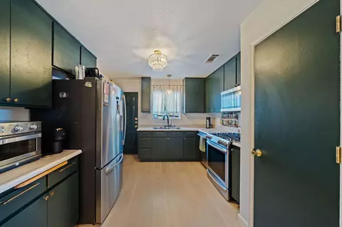 Kitchen - 16834 Winchell Dr, Redding, CA 96003 photo 2 of 4