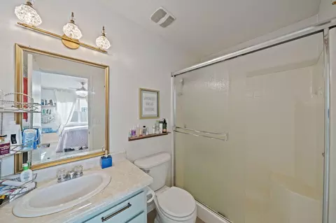 Bath - 16834 Winchell Dr, Redding, CA 96003 photo 1 of 2