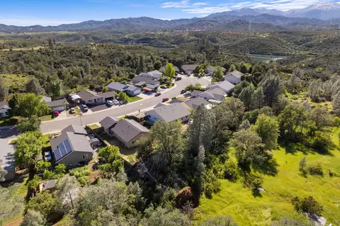 View/Area - 16834 Winchell Dr, Redding, CA 96003 photo 6 of 8