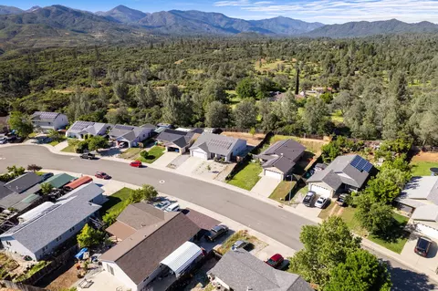 View/Area - 16834 Winchell Dr, Redding, CA 96003 photo 5 of 8