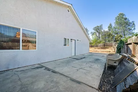 Exterior - 16834 Winchell Dr, Redding, CA 96003 photo 3 of 6