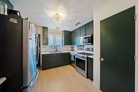 Kitchen - 16834 Winchell Dr, Redding, CA 96003 photo 1 of 4