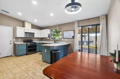 Kitchen - 3733 Capricorn Way, Redding, CA 96002 photo 3 of 3