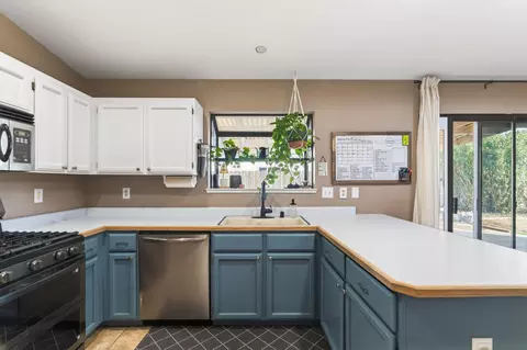 Kitchen - 3733 Capricorn Way, Redding, CA 96002 photo 2 of 3