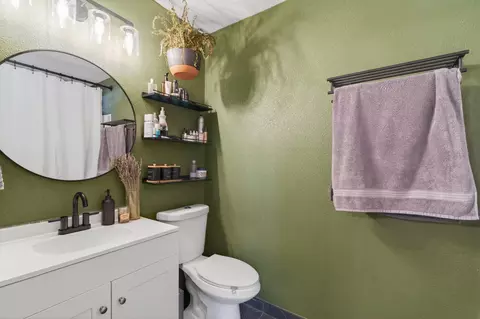 Bath - 3733 Capricorn Way, Redding, CA 96002 photo 2 of 2