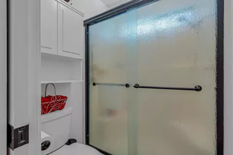 Bath - 2252 Wicklow St, Redding, CA 96001 photo 3 of 3