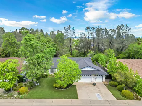 View/Area - 2252 Wicklow St, Redding, CA 96001 photo 1 of 5